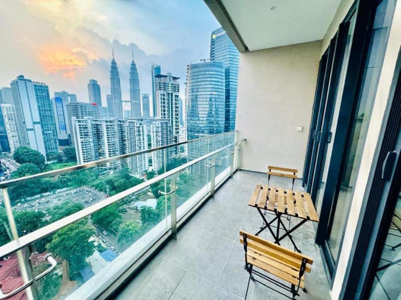 Crown Suites The Manor Klcc Kuala Lumpur City Center Exterior photo