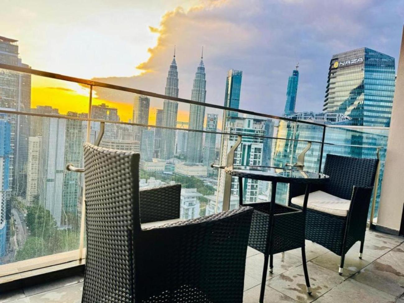 Crown Suites The Manor Klcc Kuala Lumpur City Center Exterior photo